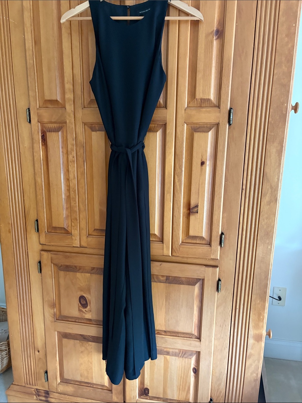 Banana Republic Black Sleeveless Wide-Leg Tie-Waist Jumpsuit lined,side pkts - Picture 2 of 9